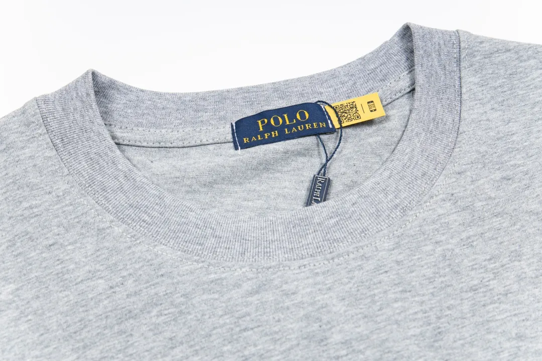 P100 Style No. Y710 Couple style is simple, beautiful and handsome😍[Ralph Lauren/Ralph Lauren] Couple wear classic embroidered cotton 240g T-shirt round neck, high quality goods, classic style has always been very popular! The workmanship details are very good! The simple round neck short-sleeved T-shirt is always the standard, with classic brand embroidery on the chest! All major stars have the same style! Best for couples. High quality goods! Xinjiang cotton micro-elastic and smooth fabric has excellent quality. Pure cotton is soft and skin-friendly. Three-dimensional design and tailoring. Classic styles are fashionable and never go out of style! Size: S-XL Color: Black White Gray Navy